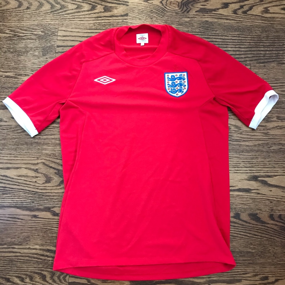Men’s Umbro England red soccer shirt medium 40